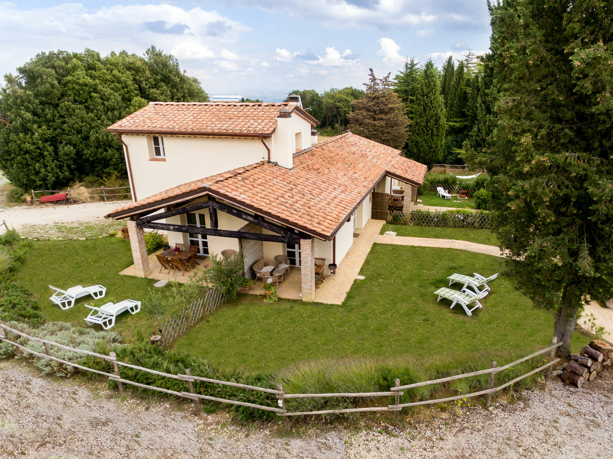 Borgo Le Colline Luxury Agriturismo In Tuscany Gambassi Terme Exterior foto